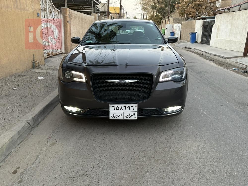 کرایسلەر 300